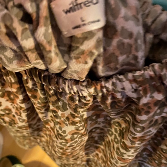 Aritzia - Wilfred - Off Shoulder Shirt - L - Picture 2 of 2